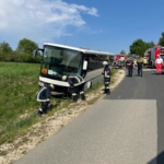 Verunfallter Bus in Schmidmühlen