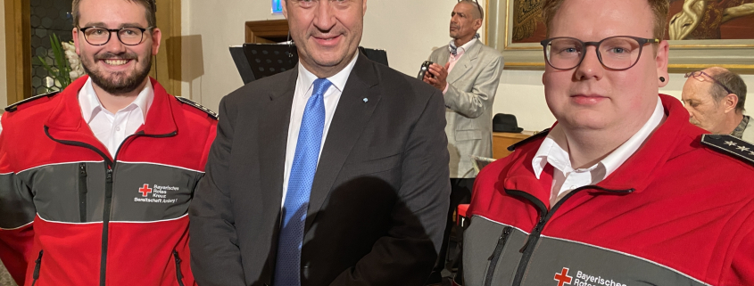Die Bereitschaftsleitung und Ministerpräsident Dr. Markus Söder